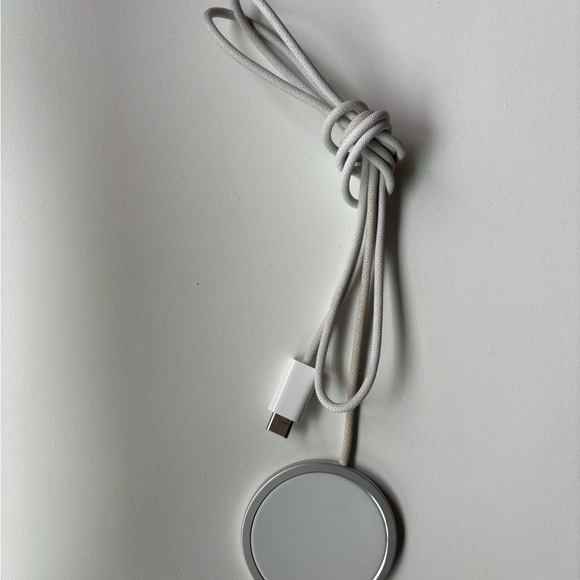 Apple MagSafe Charger with USB-C Cable 1m Length Like New - Picture 1 of 1